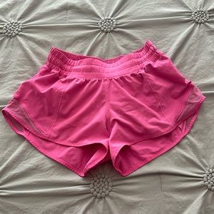 lululemon low-rise hot pink hotty hot shorts 2.5” inseam